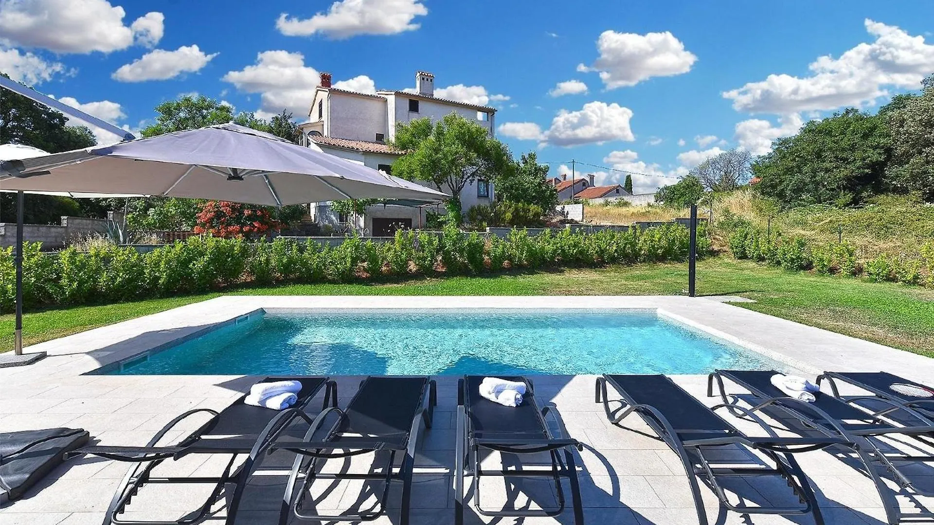Ferienhaus Mit Privatpool Fuer 6 Personen Ca 200 Qm In Vintijan, Istrien Istrische Riviera Pula 0*,