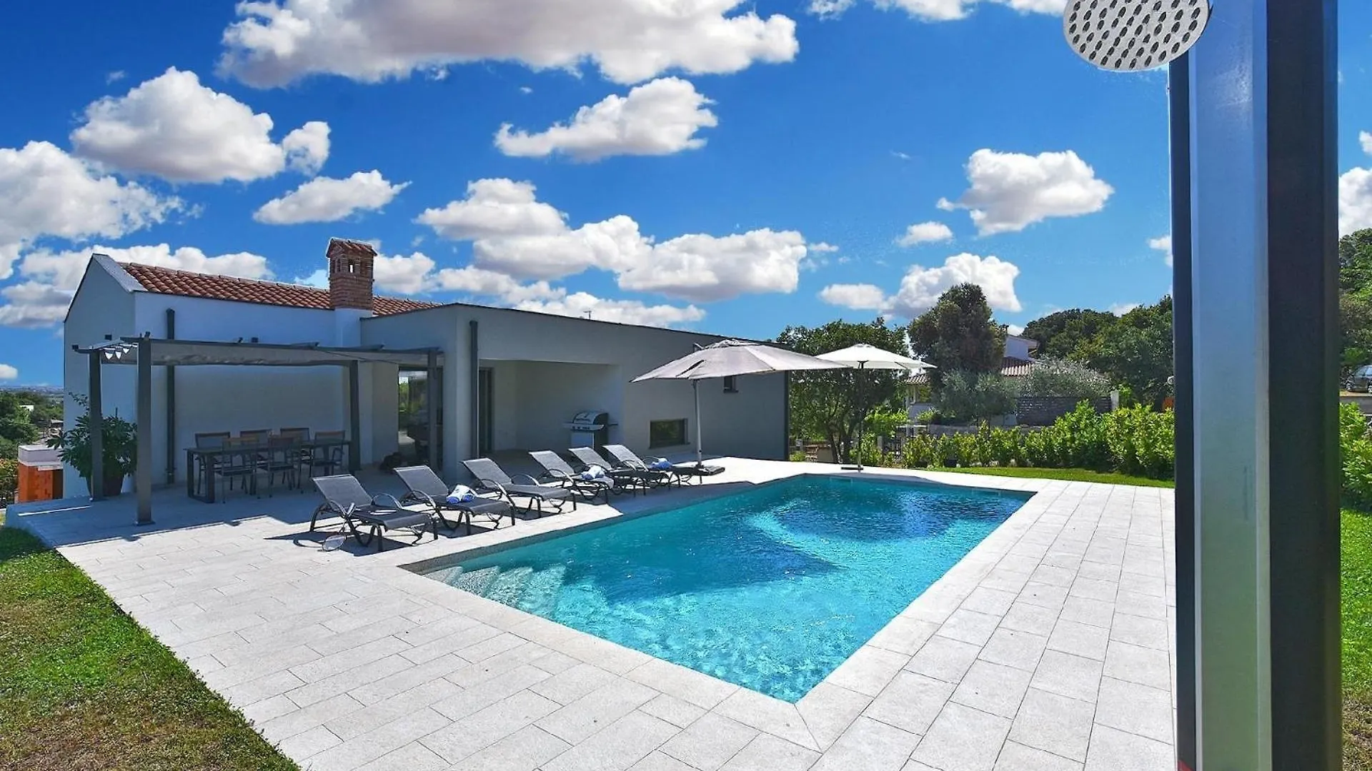 Ferienhaus Mit Privatpool Fuer 6 Personen Ca 200 Qm In Vintijan, Istrien Istrische Riviera contacts